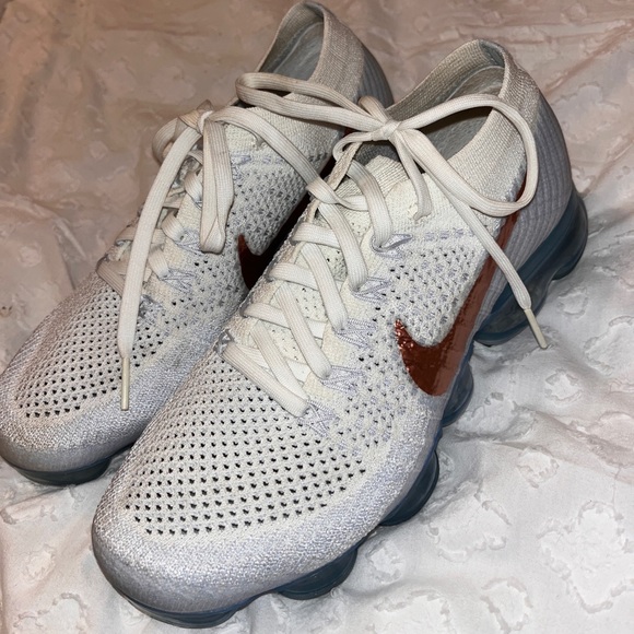 Nike Air VaporMax Explorer Light (size 7.5 W) (gently worn) - Picture 2 of 3